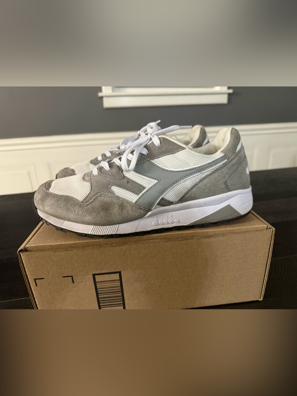 Diadora Men’s Gray and White Retro Runner Sneakers